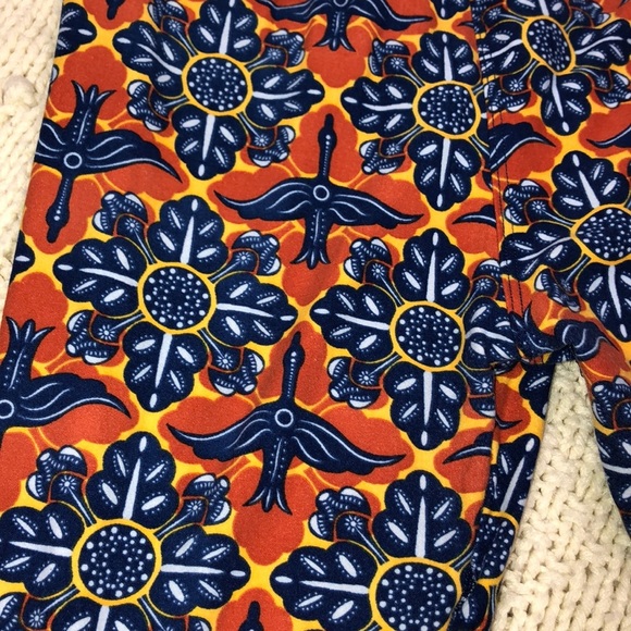 Gorgeous LulaRoe orange & blue one size leggings - Picture 7 of 8